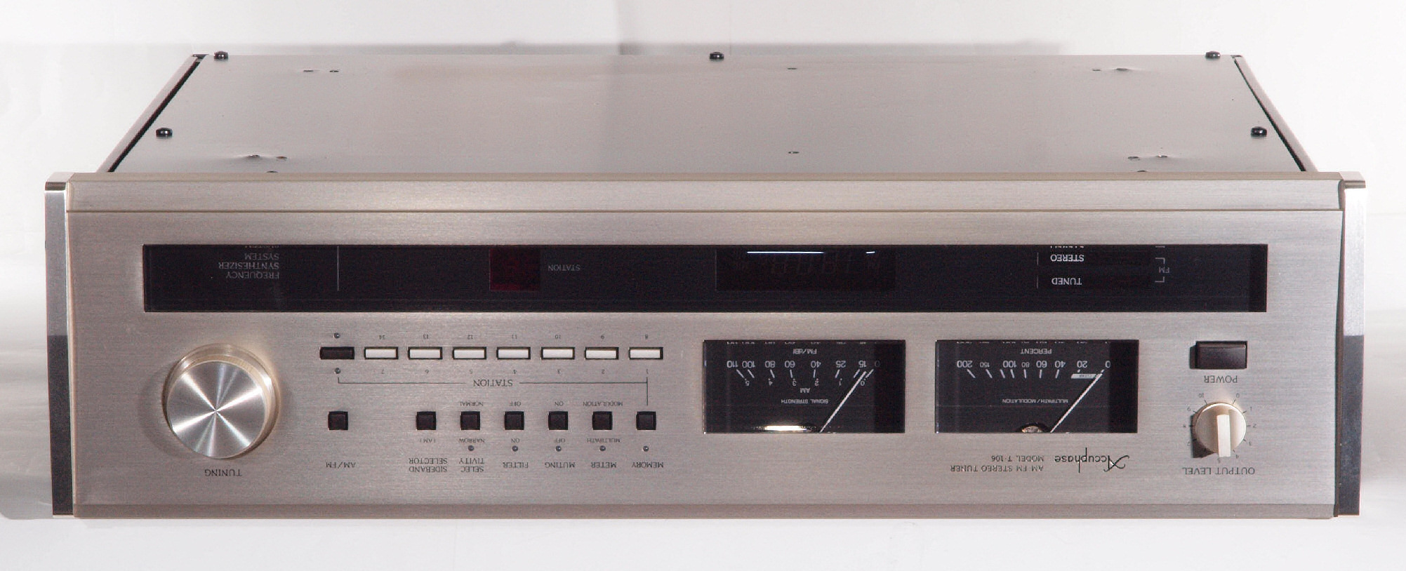 Accuphase t-106