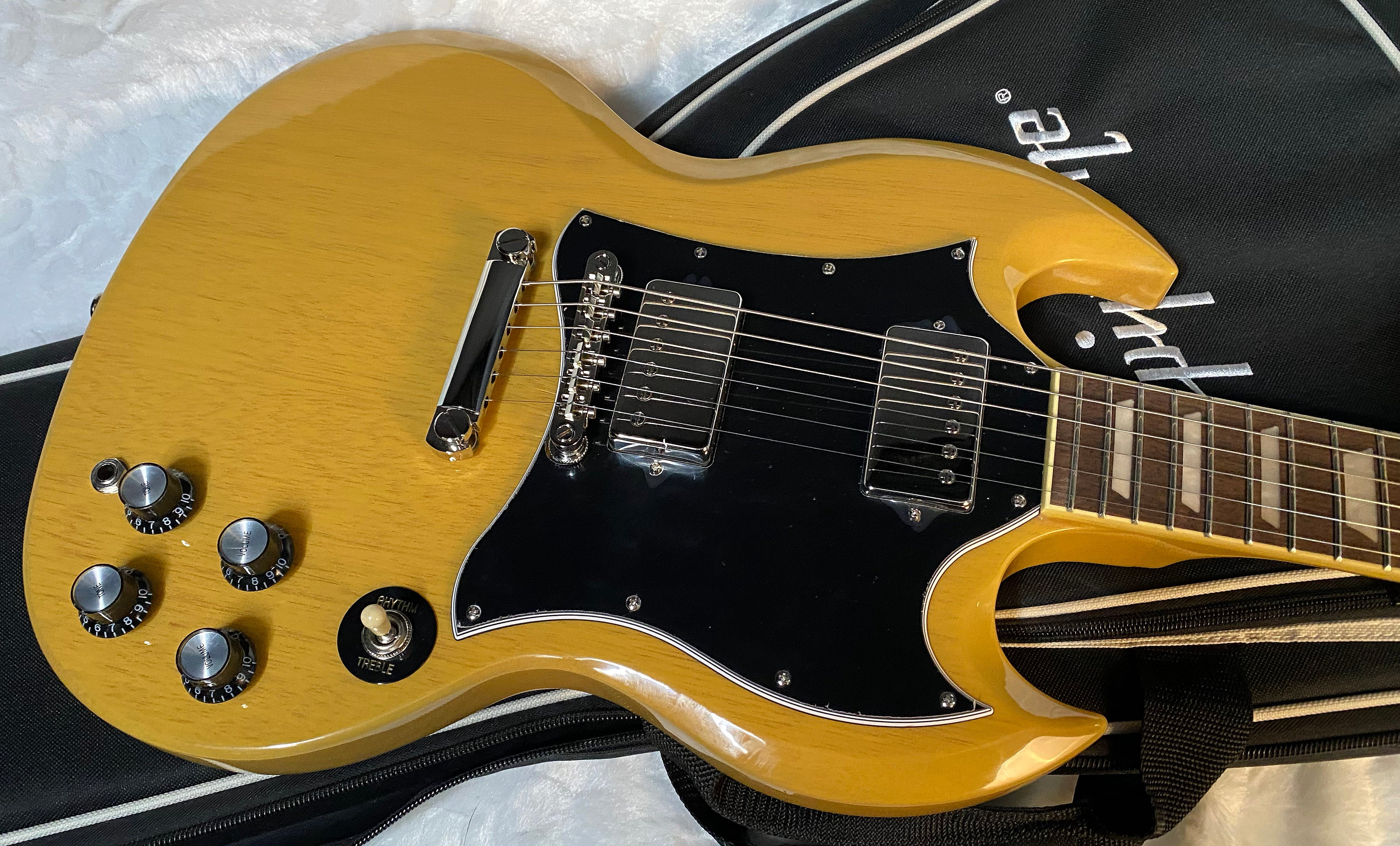 NEW ! Epiphone SG Standard Electric Guitar - TV Yellow - Gig Bag