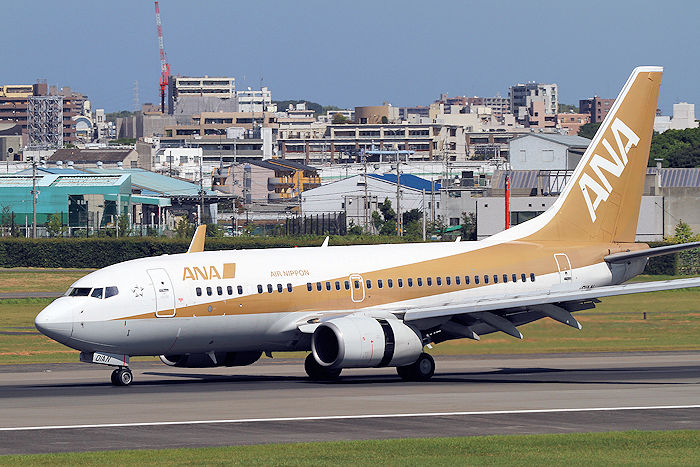 1/200 JCwings ANA ゴールド B737-700 非売品・新商品情報】1/200 737