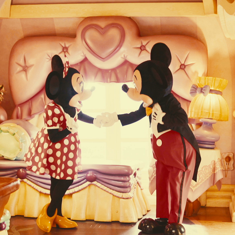 東京ディズニーリゾート、ミッキーマウスとミニーマウスの誕生日の動画