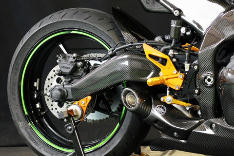 Ninja ZX-25R (2020-) スイングアームカバー --