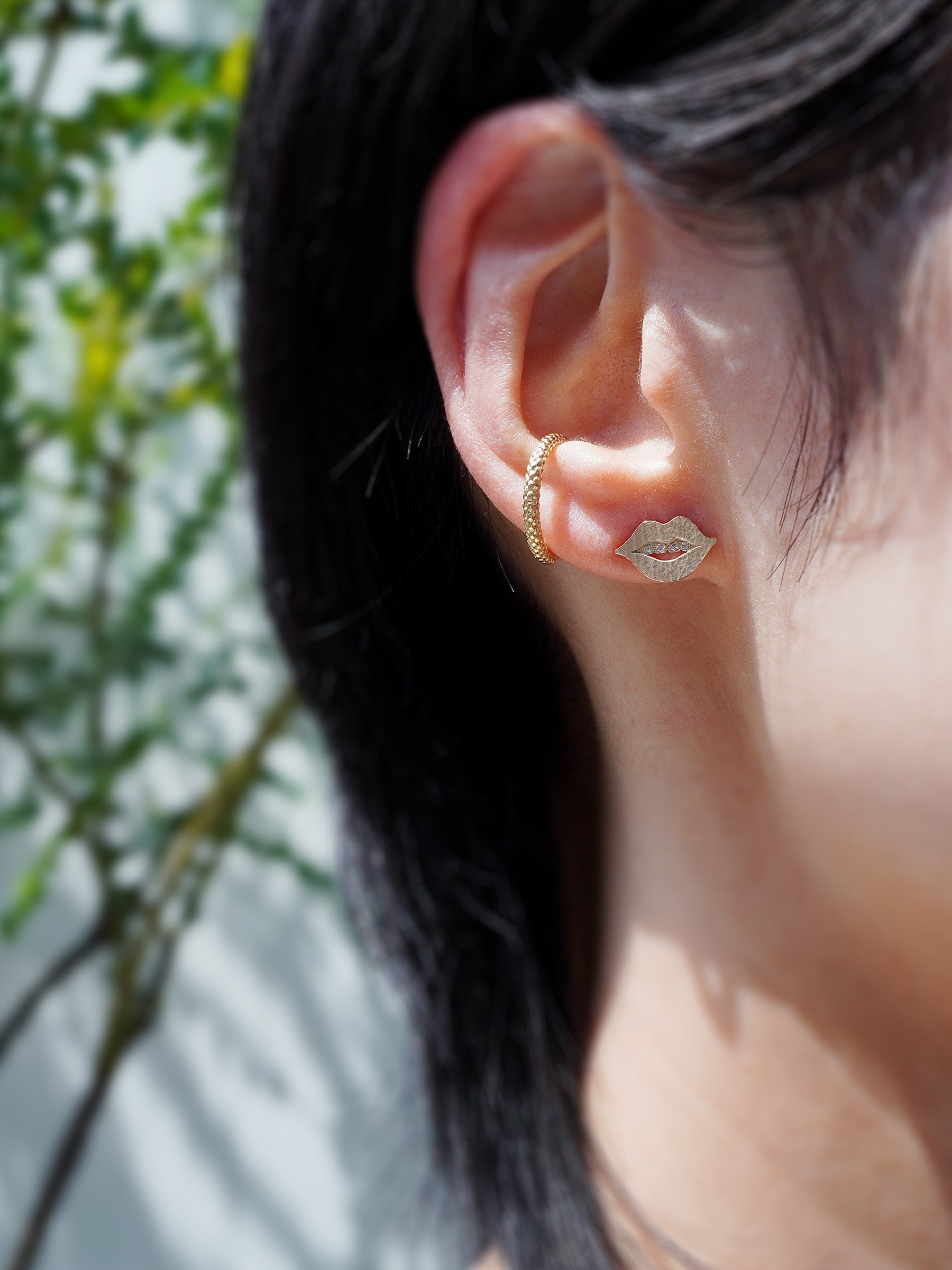 TALKATIVE MOUTH / Pierced Earring / Diamonds