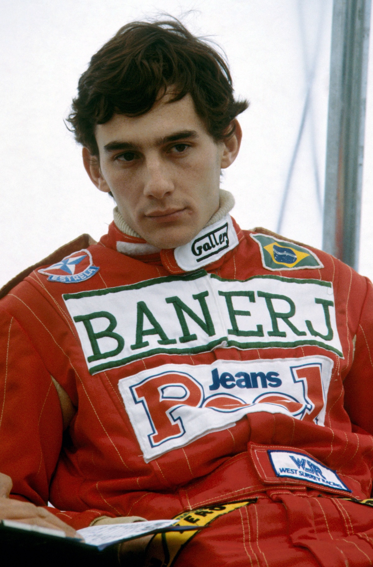 アイルトン・セナ｜音速の貴公子がF1界に刻んだ伝説とスタイルをチェック。