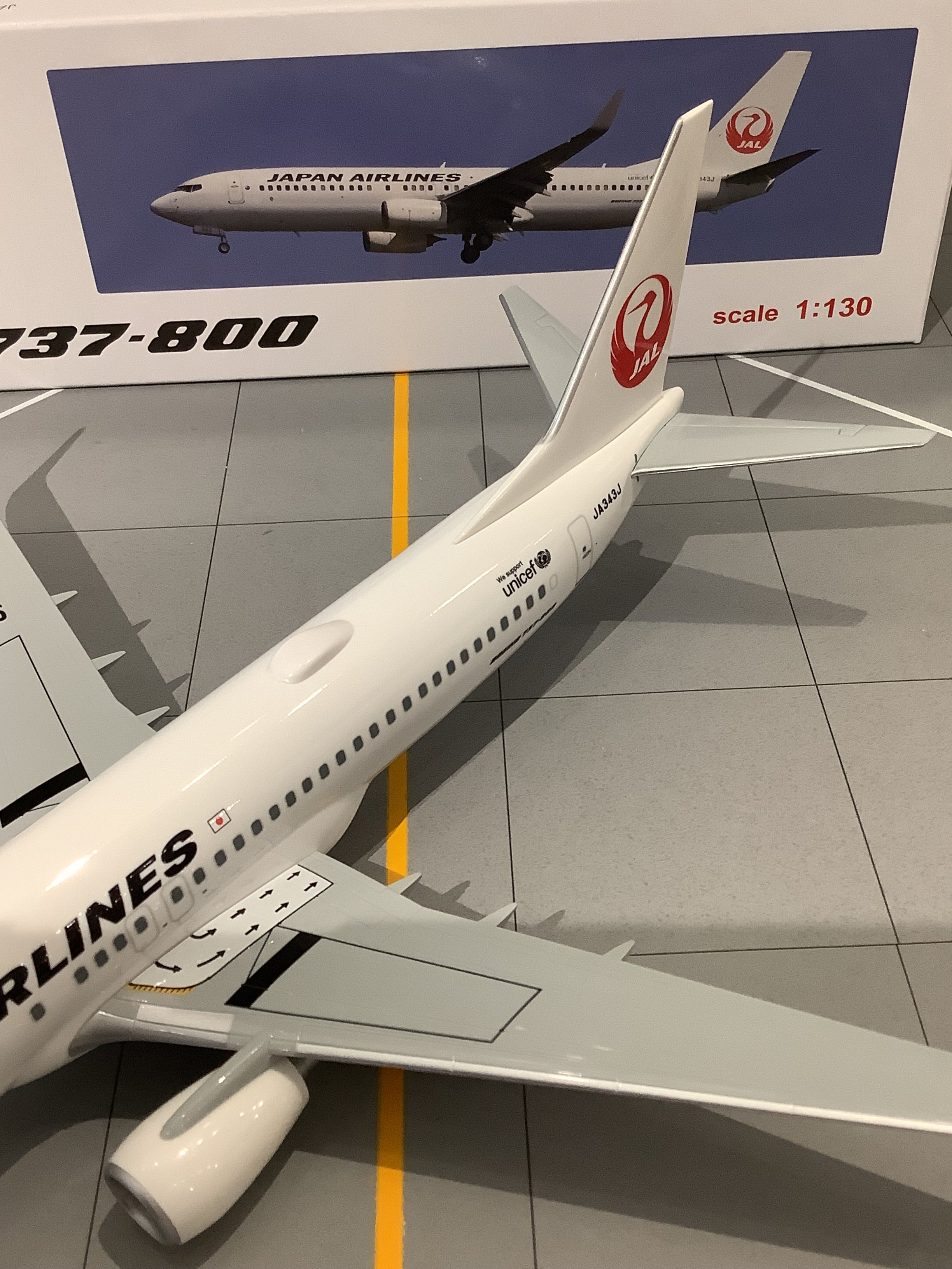 JALUX B737-800w JAL 日本航空 JA343J 1/130 ※組立式・プラ製 [BJQ2061]