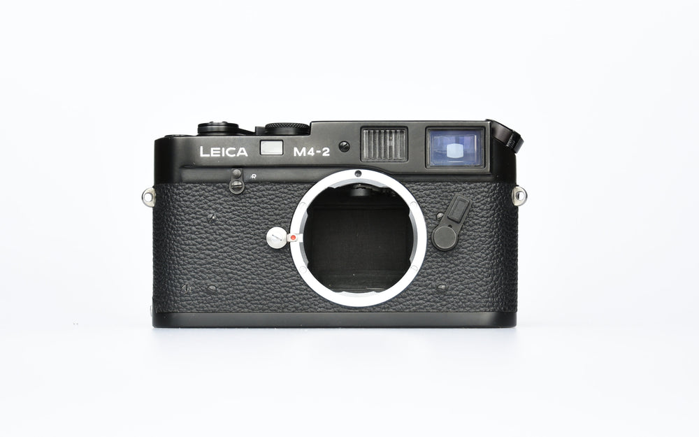 Leica M4-2 with Leica 4-2 motor winder – Vintage Quality Cameras