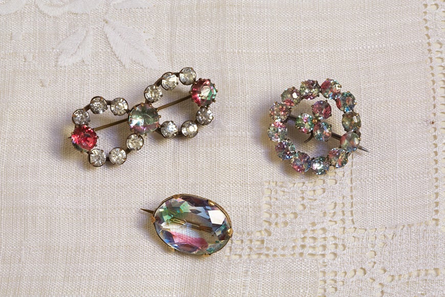 イセキアヤコさんのブローチのお店・ヴィンテージ編 - ほぼ日刊イトイ新聞