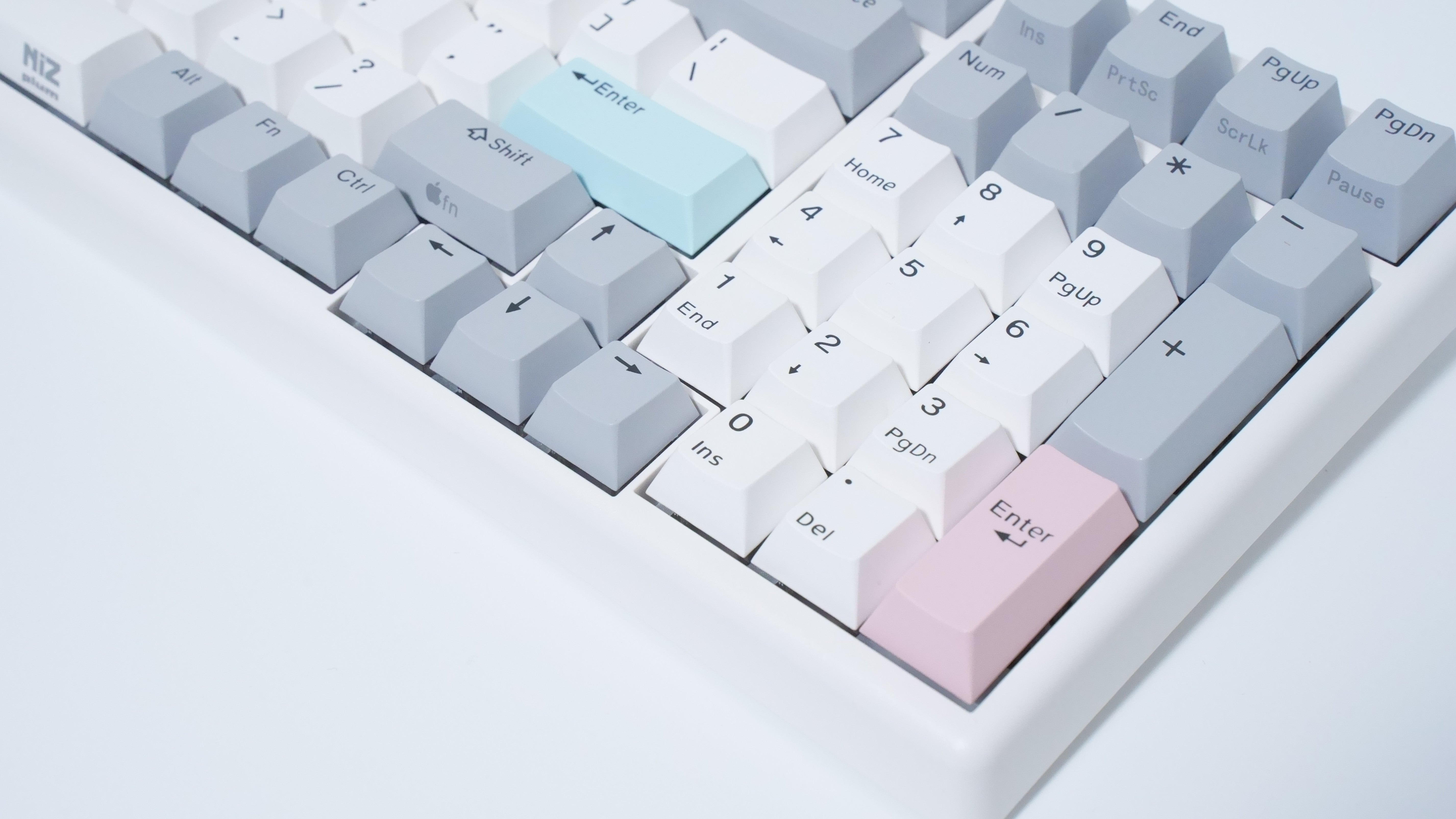 NIZ 静電容量無接点方式キーボード 35G USB有線 Mini84 / X99 / S104