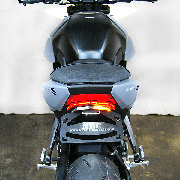 NRC製 GSX-8S 用 ブレーキ/ウインカー付属フェンダーレス｜AxxL