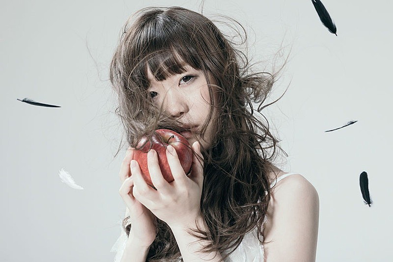 Aimer、自身初のファンクラブツアーにて映画『累-かさね-』主題歌