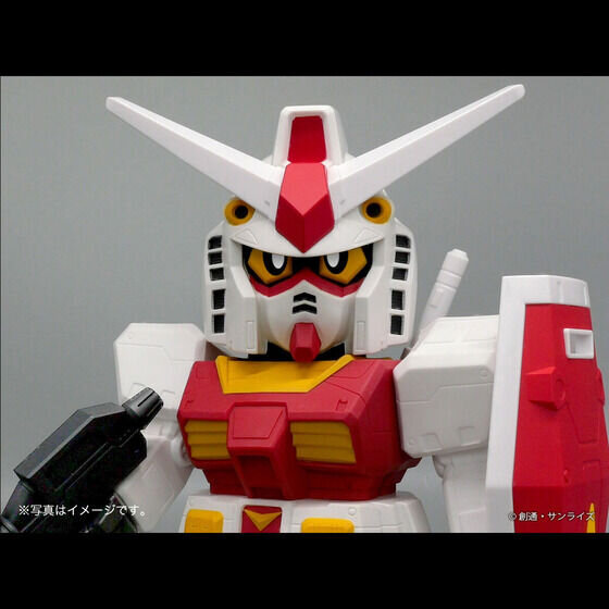 SD「RX-78-2 ガンダム」と「 RX-75 ガンタンク」がジャンボソフビに