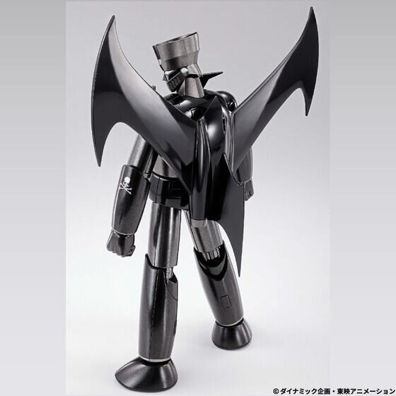 漆黒に染まった特別仕様の「マジンガーZ」がクール！「超合金」50周年