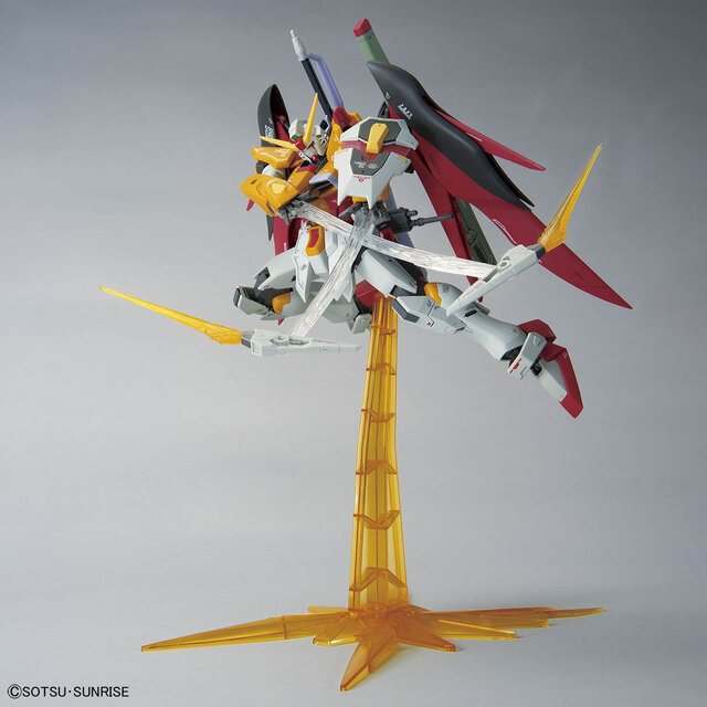 オレンジの「光の翼」も付属する豪華仕様！MGガンプラ「デスティニー