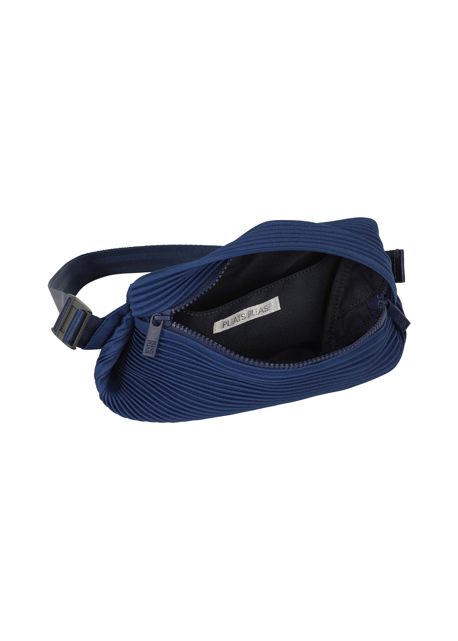 BIAS PLEATS WAISTBAG – isseymiyake.com