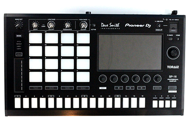 中古品のPIONEER DJのビート・プロダクション・ツール、TORAIZ SP-16の