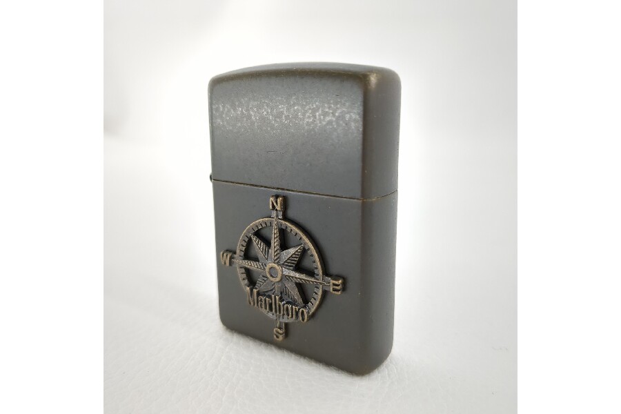 ZIPPO×Marlboro（ジッポ×マルボロ）の羅針盤デザインジッポライター