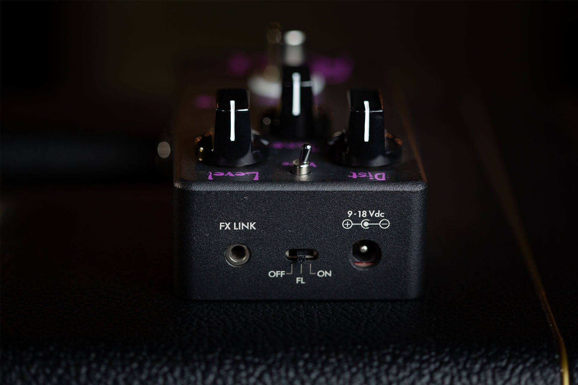 Suhr Riot Distortion Pedal, Black Edition – RocketMusic
