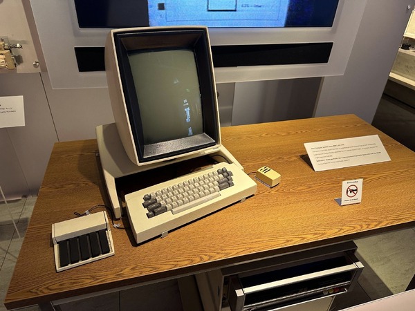 コンピュータ・IT The History of Jobs & Apple 1976~20XX Amazon.co