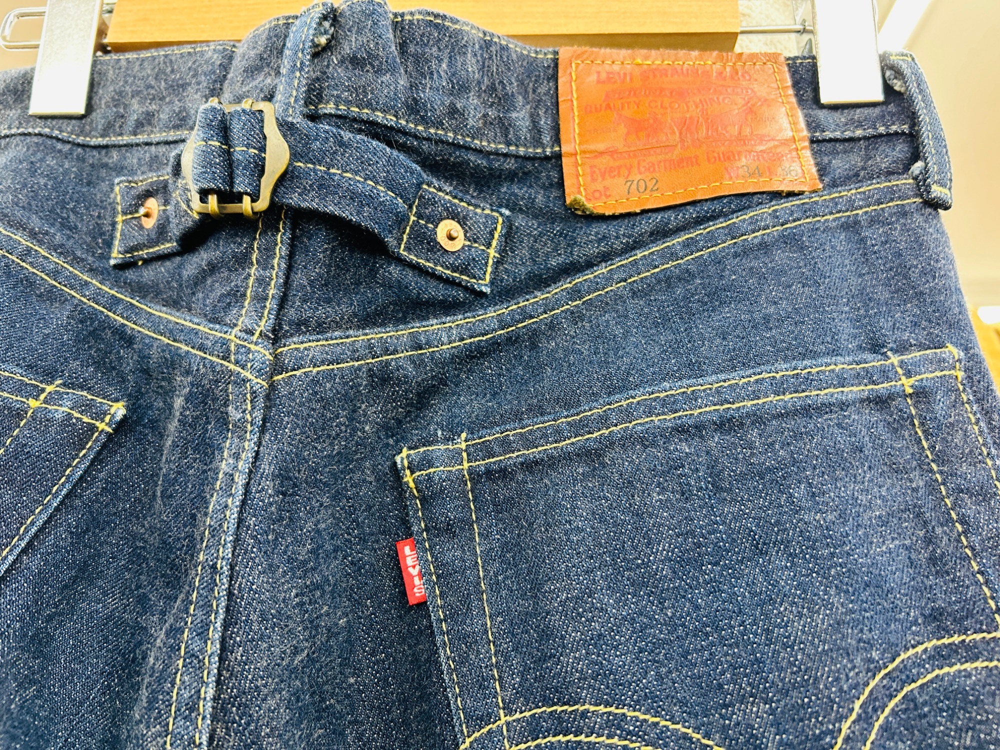 秋物衣類買取強化中】赤耳 LEVI'S（リーバイス）702xx 復刻デニム