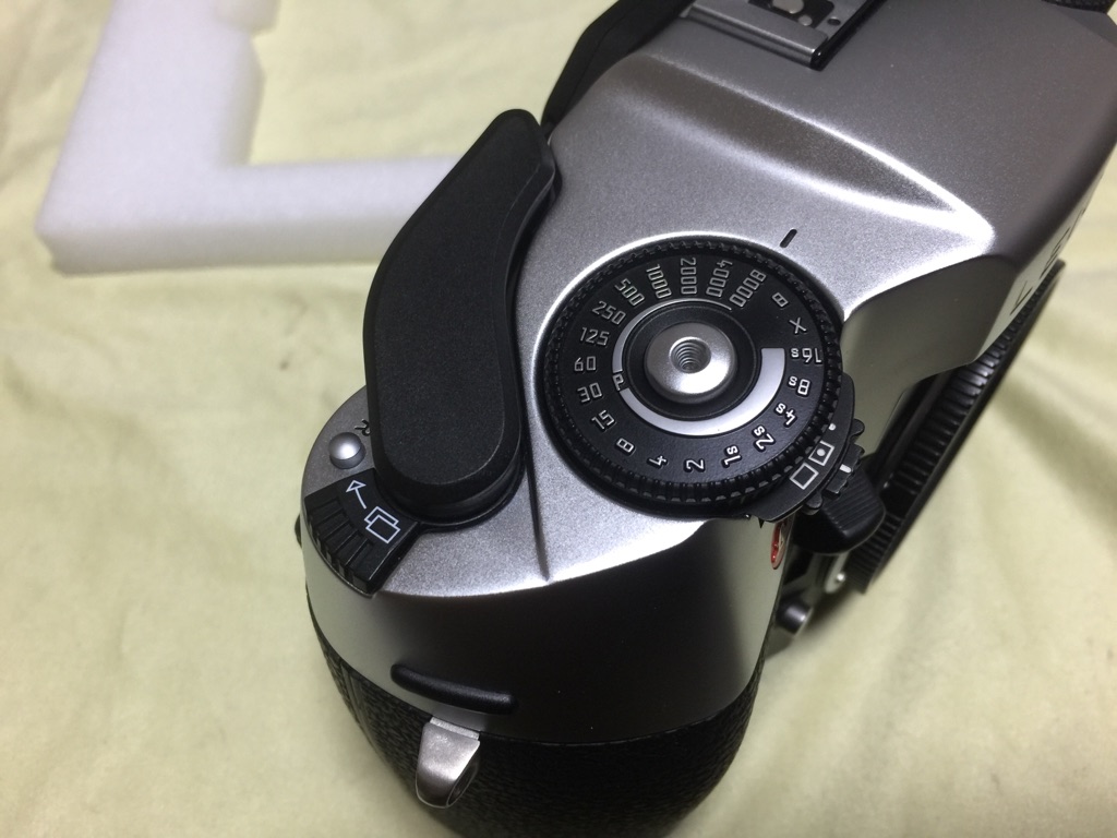 Leica R8 Silver Chrome 10080 - 晴れ時々ジャズ、雨のちカメラ