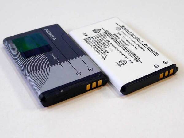 ASCII.jp：ノキア復活!? FREETEL SimpleのバッテリーでNokia E70などを