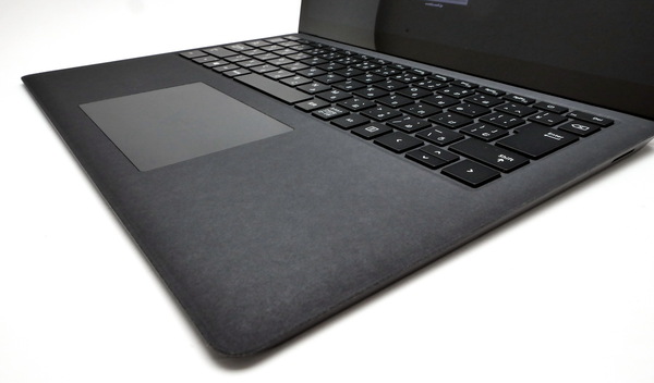 ASCII.jp：Surface Laptop 2 実機レビュー = 黒くてデキるヤツになって