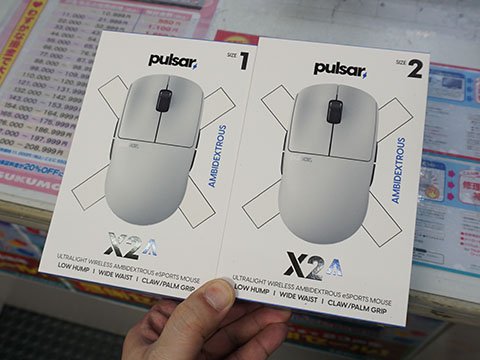 左右対称/両利きデザインのコンパクトなワイヤレスゲーミングマウス