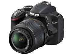 ニコン、オプションでスマホへの画像転送が可能になる「D3200