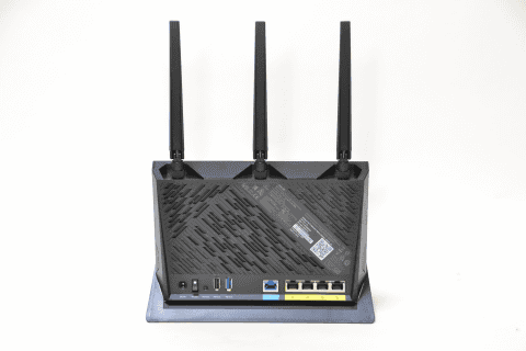 Wi-Fi 6で最大4804Mbpsの「中堅Wi-Fiルーター」、ASUS「RT-AX86S」の