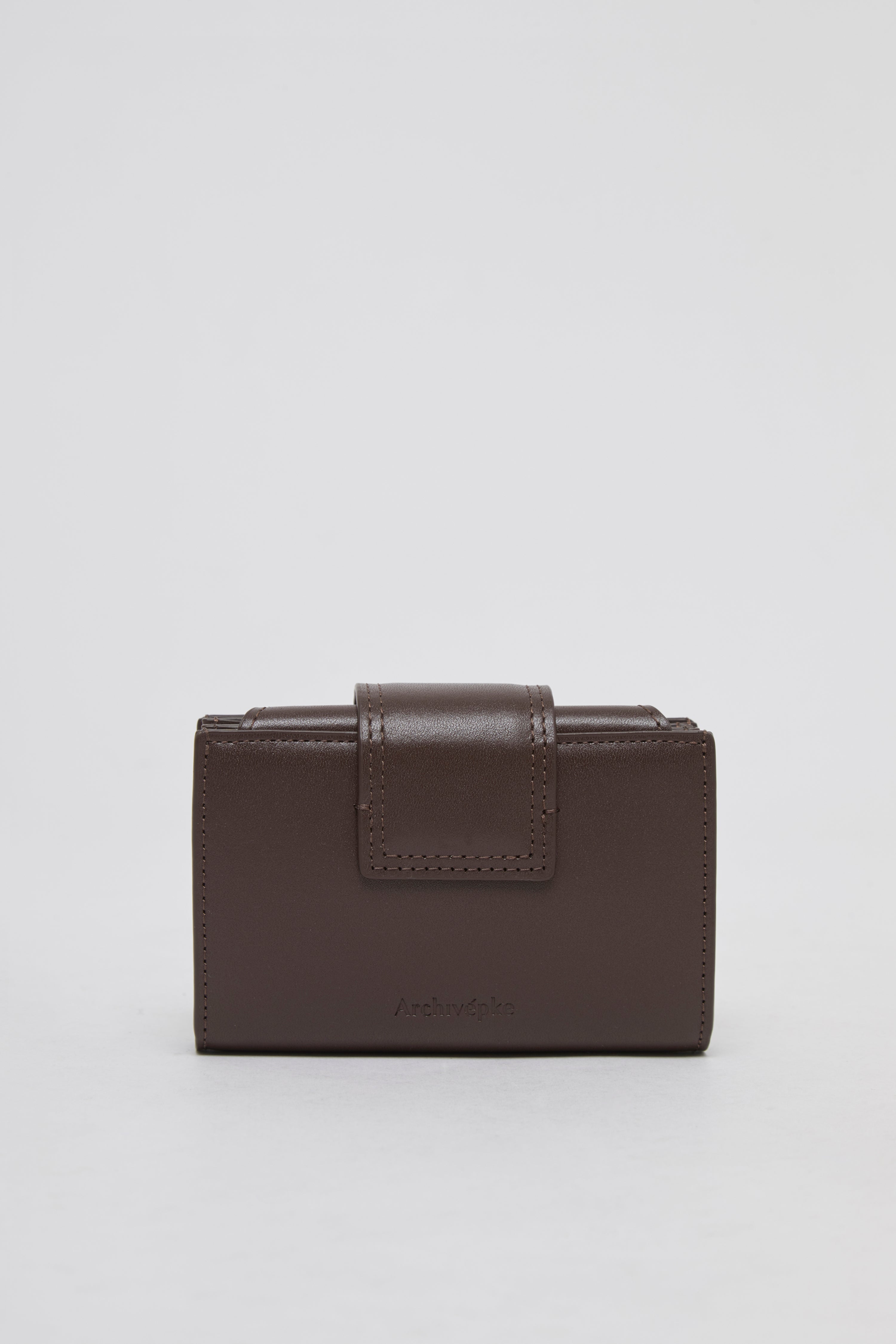 Egg lock wallet