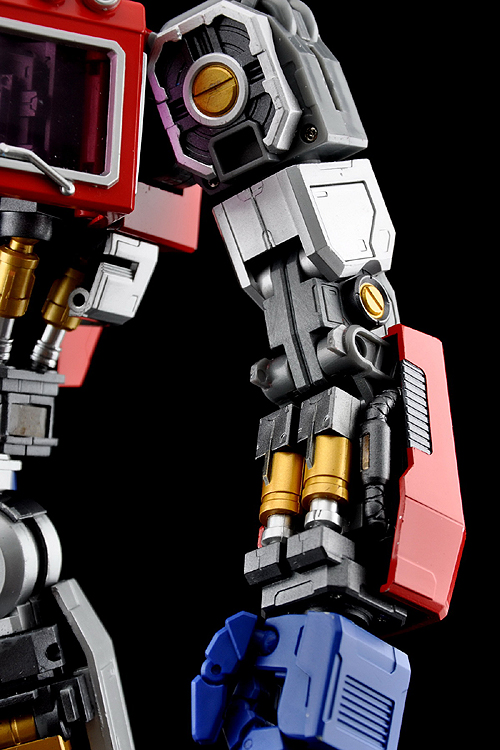 ULTIMETAL UM-01 OPTIMUS PRIME
