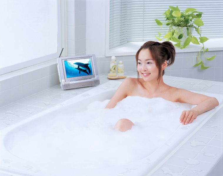 カシオ、DVDプレーヤー内蔵のお風呂用テレビ