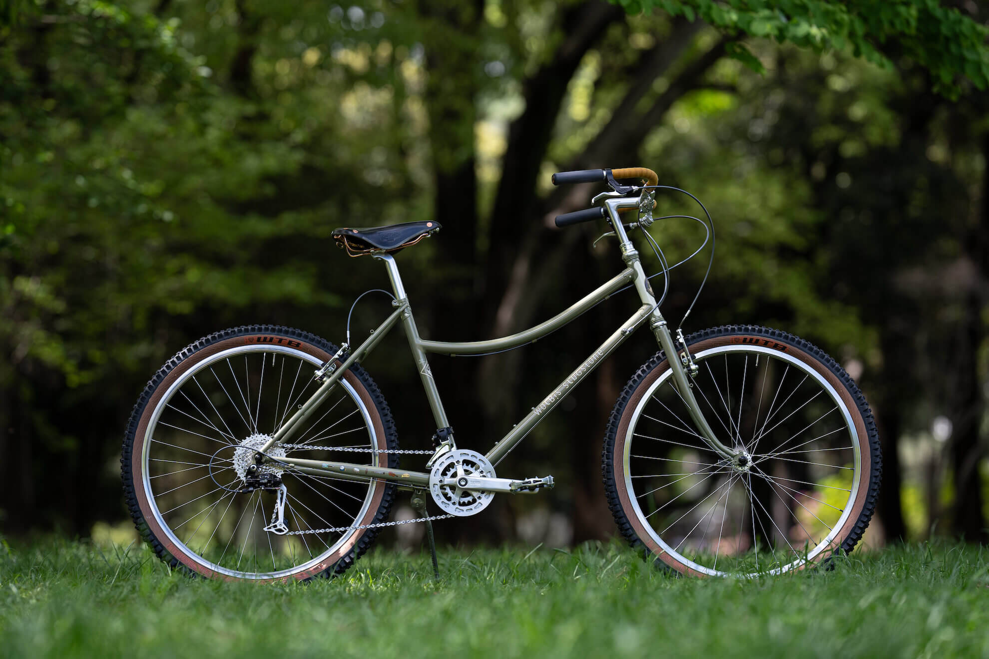RIVENDELL BICYCLE WORKS Susie w. longbolts/Wolbis Slugstone - BLUE LUG