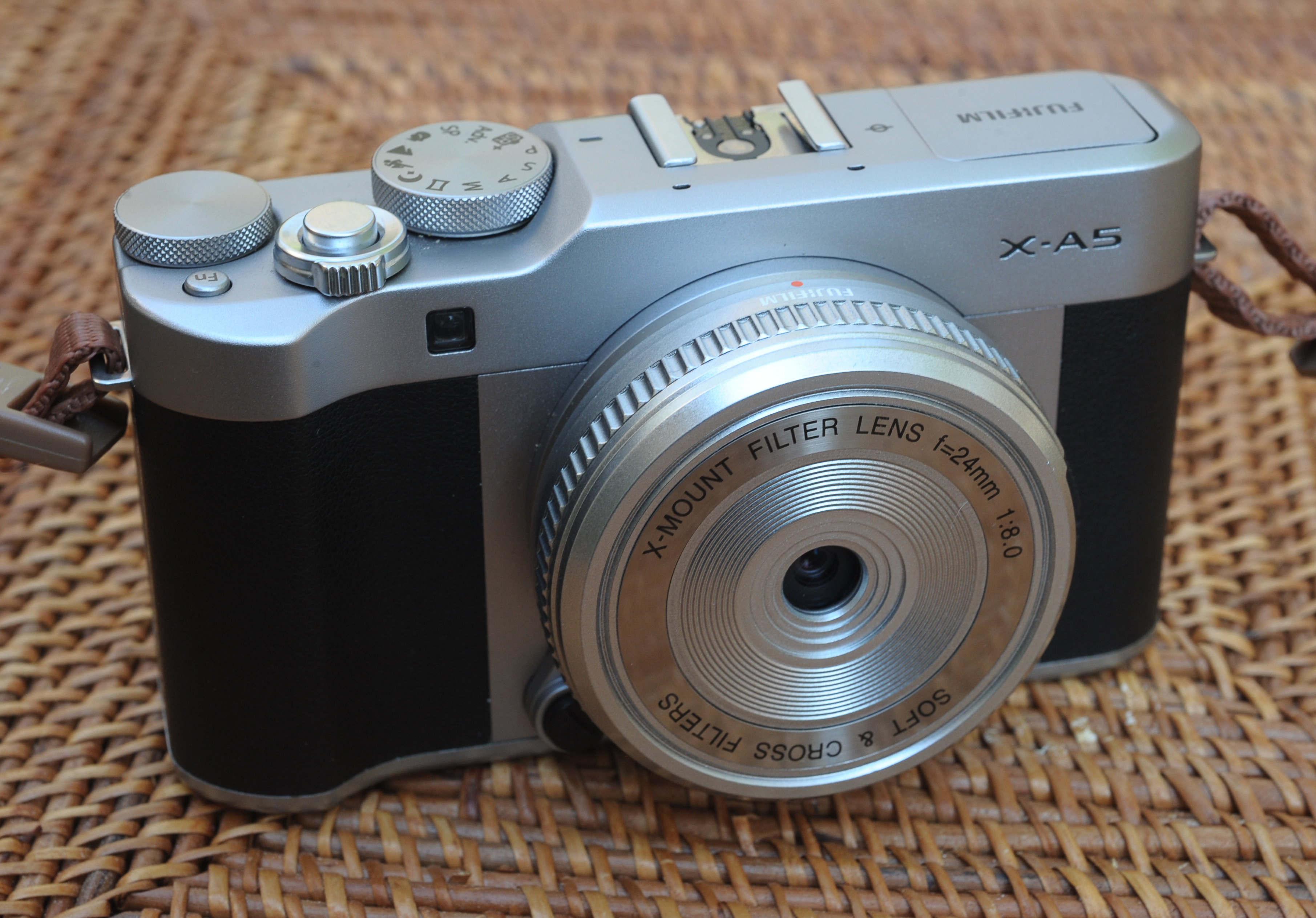 fujifilm X-A5 – CamerAgX – a new life for old gear