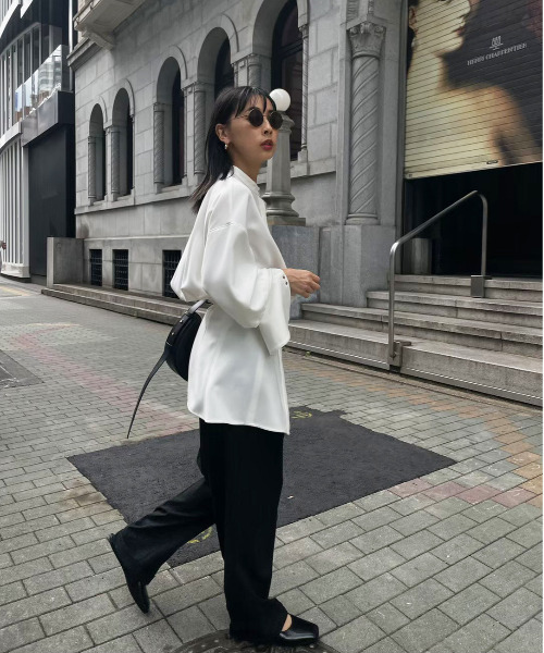 Ameri（アメリ）の「UND WAIST BLOUSING BLOUSE（シャツ/ブラウス