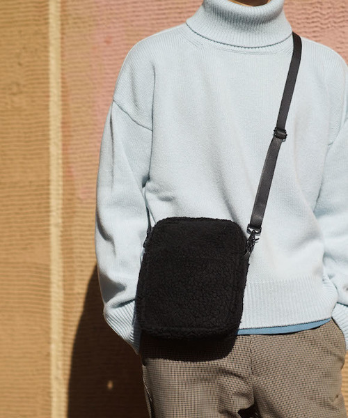 KAIKO（カイコー）の「KAIKO SYNTHETIC BOA SHOULDER BAG 2