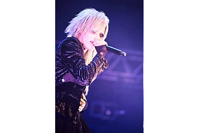 BORN 2016.5.26 Zepp DiverCity【SUPER BLACK MARKET】ライブレポート