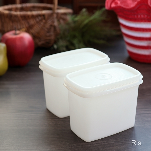 未使用品 タッパーウェア 食品保存容器 4個セット＋使用済み1個 未