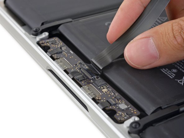 MacBook Pro 13インチ Retina Display Early 2015 のバッテリーの交換