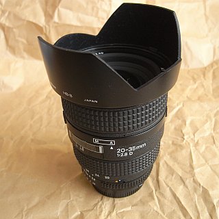 撮影機材紹介(13) Ai AF Nikkor 20-35mm F2.8D: はる日記