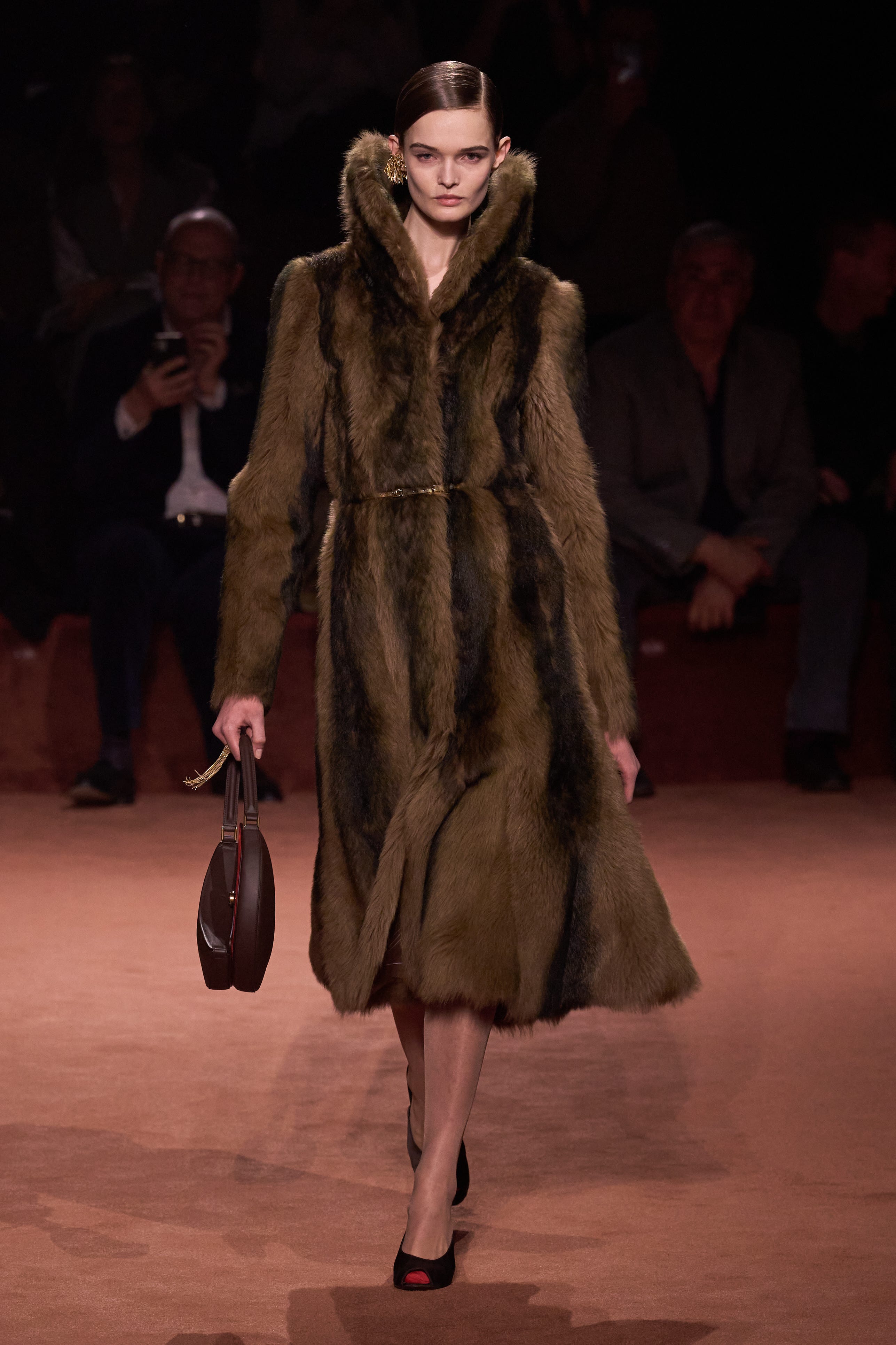 フェンディ(FENDI)コレクション一覧｜ELLE［エル デジタル］