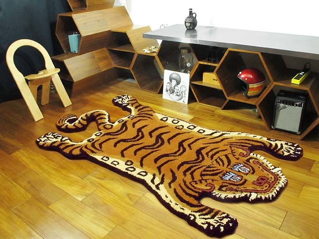 チベタン タイガー ラグ マット 【XL】Tibetan Tiger Rug 虎型 マット