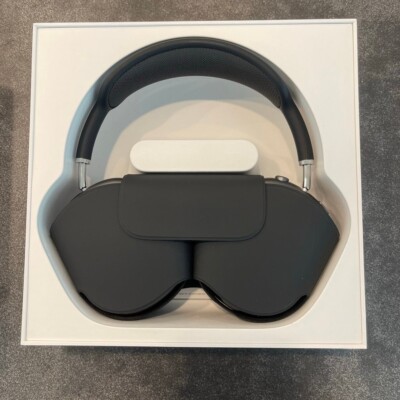 Apple AirPods Max Wireless Over-Ear Headset - Space Gray