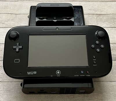 Nintendo Wii U 32GB Super Mario 3D World Deluxe Set & 8 Games