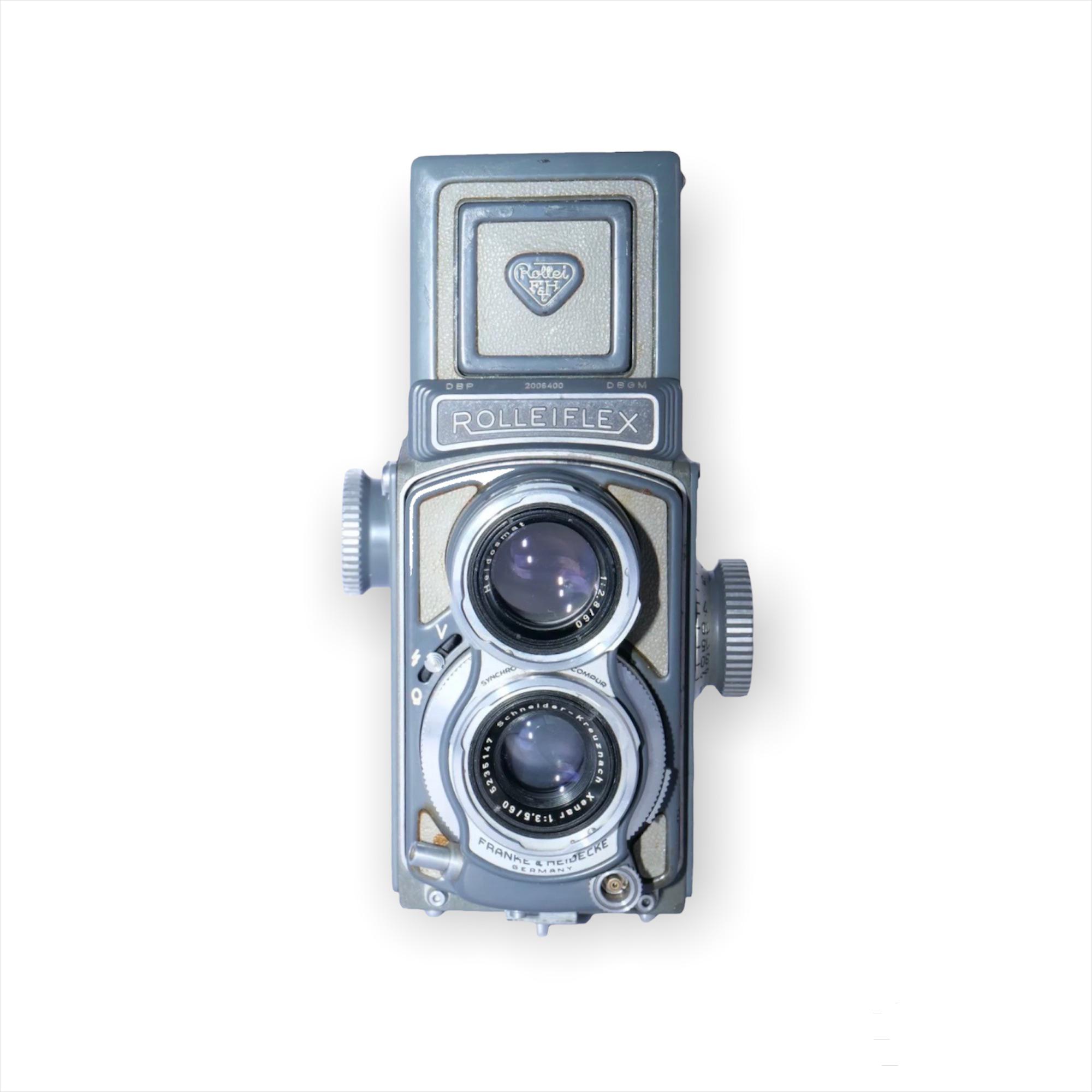 I finally landed The Grey Baby. Baby Rolleiflex 4x4. I've traded