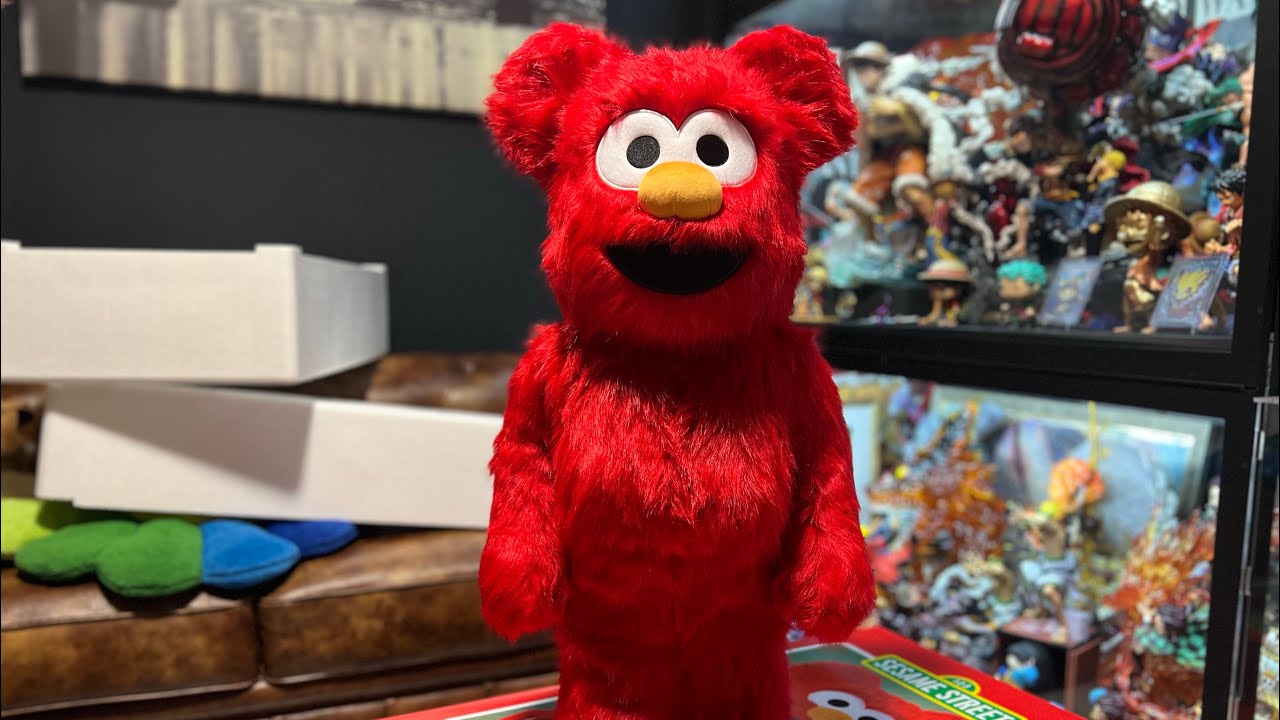 Unboxing 1000% Bearbrick Elmo ver 2.0 - YouTube