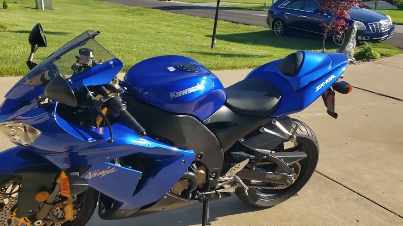 No Reserve: 1,800-Mile 2004 Kawasaki ZX-10R for sale on BaT