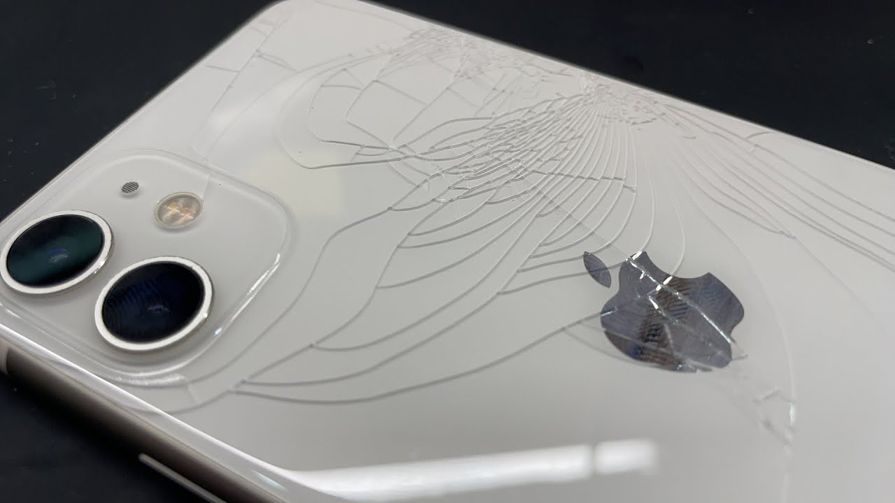 Apple iPhone 11 128GBブラック 本体 レンズ・背面ひび割れ iPhone11