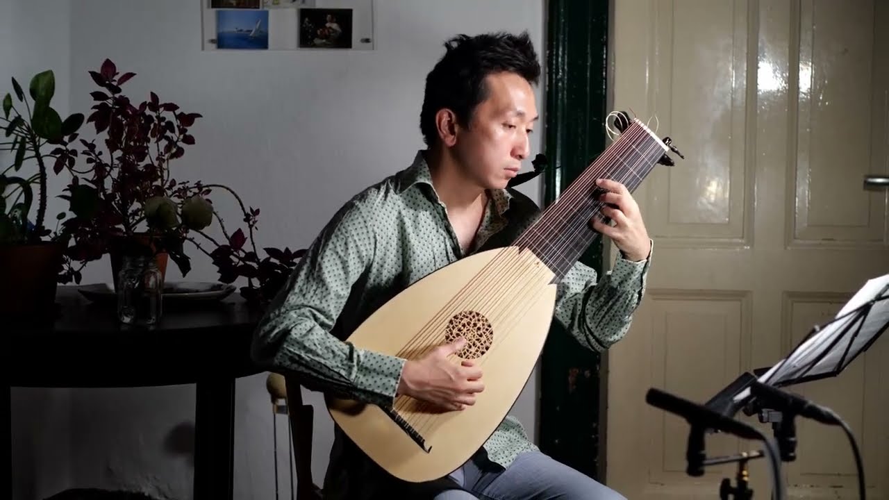 Melancholy Elegance – Courante for 11-Course Baroque Lute - YouTube