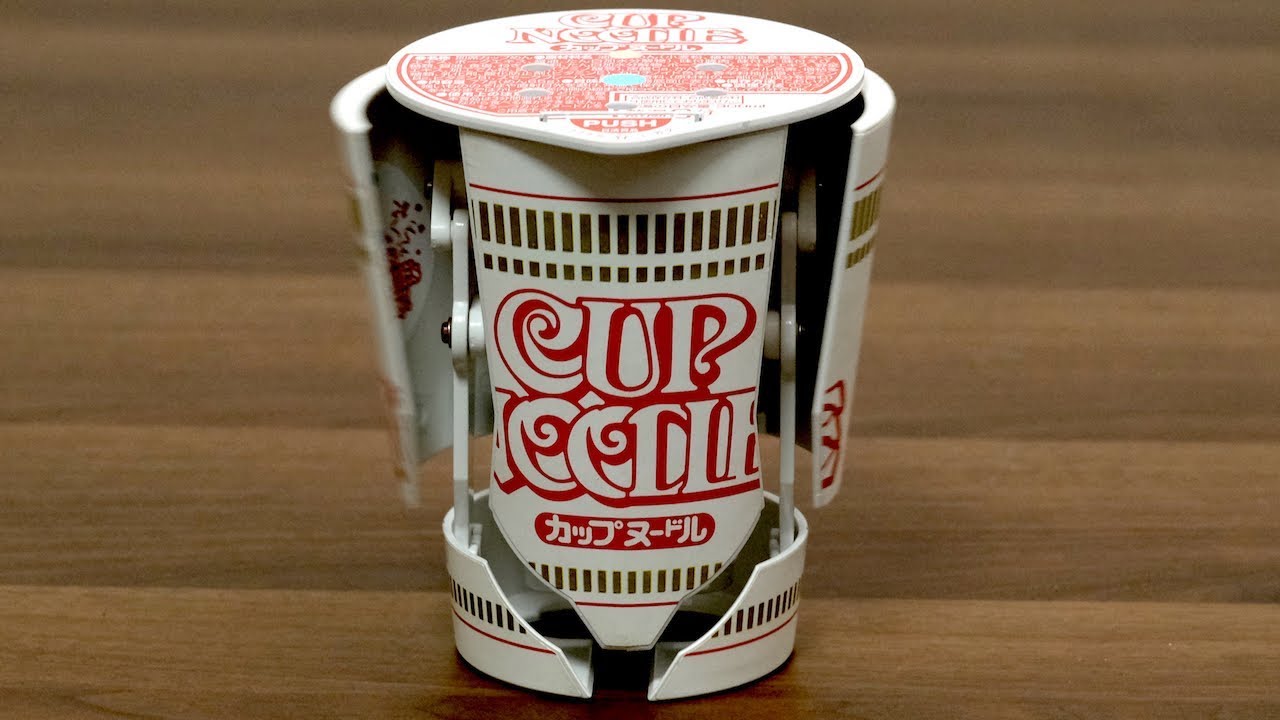 ロボットに変身カップヌードル！歌う、動く、誕生日を祝う。Cup