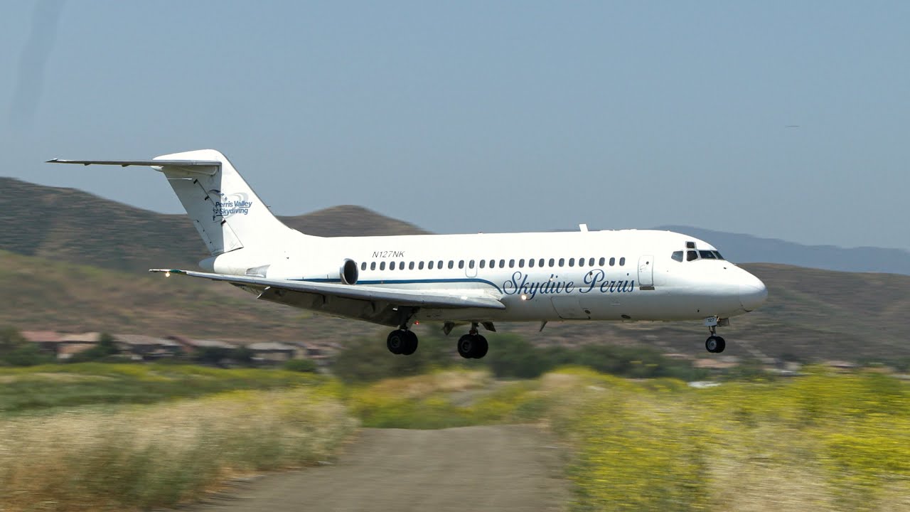 Douglas DC-9-21 N127NK - Perris Valley Skydiving - YouTube
